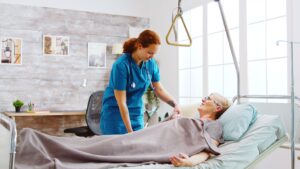 Travel nursing tips for staying organized on assignments
